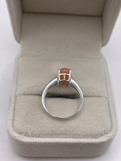 9ct white gold peach moonstone ring