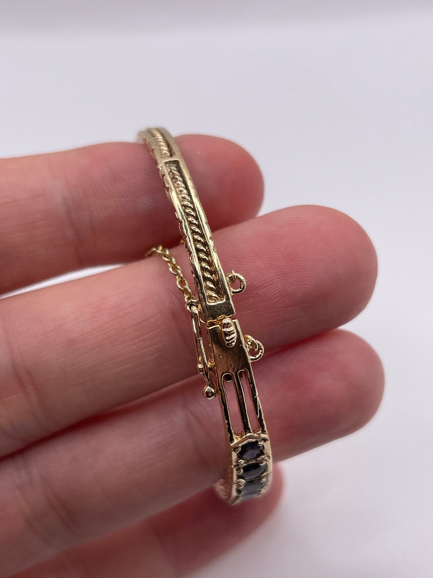 9ct gold sapphire bangle