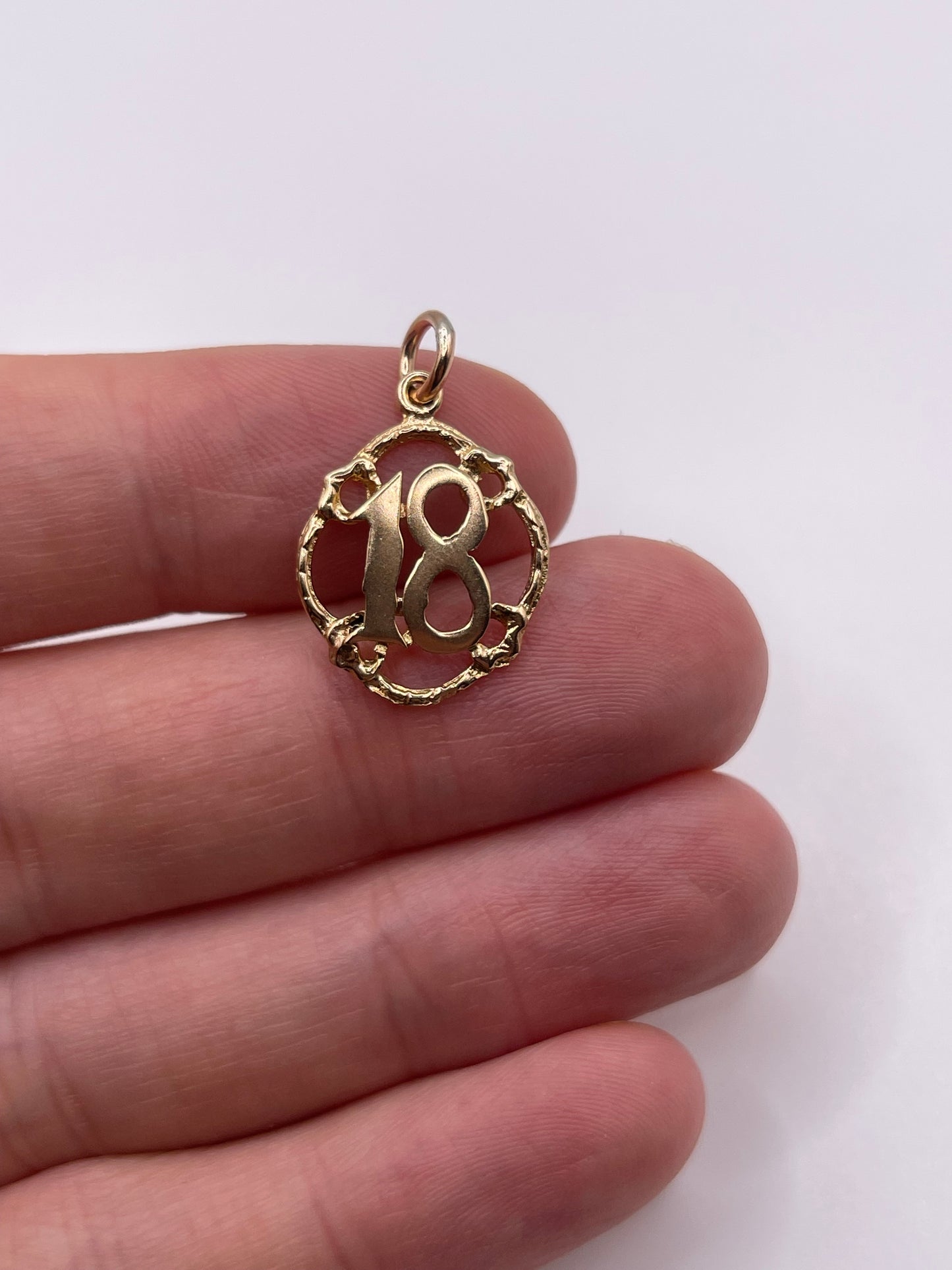 9ct gold 18 pendant