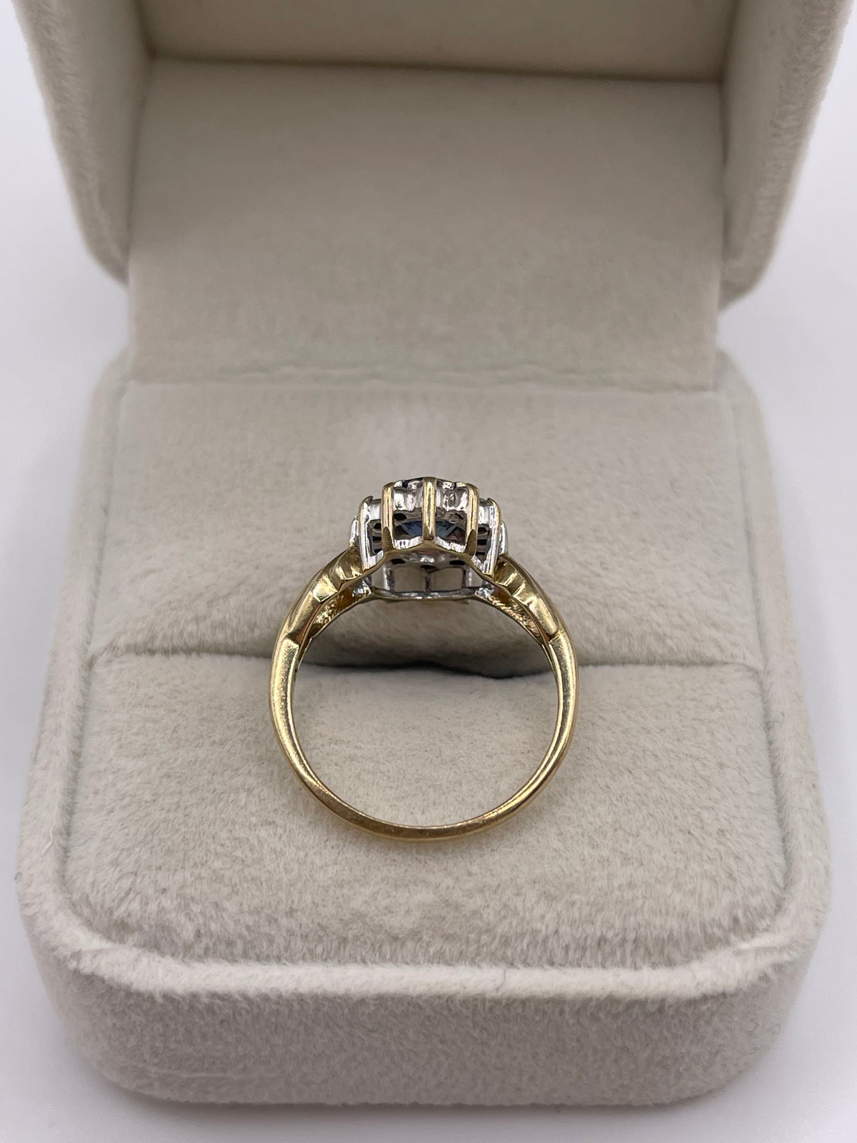 9ct gold sapphire and diamond ring
