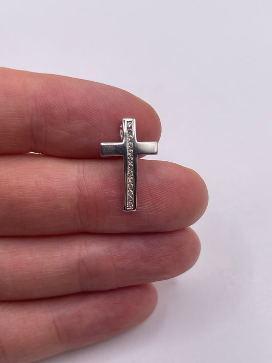 9ct white gold diamond cross pendant