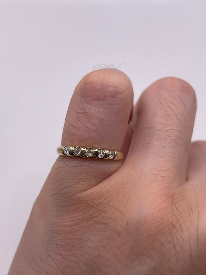 9ct gold diamond ring