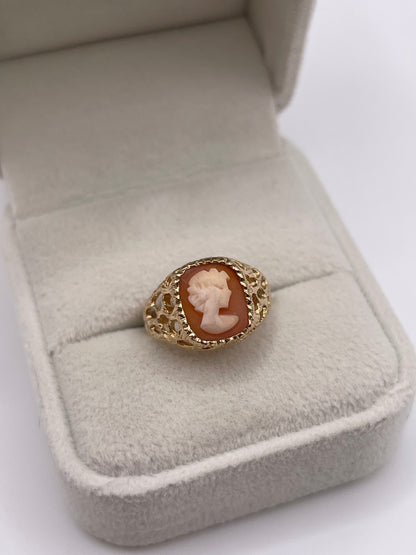 9ct gold cameo ring
