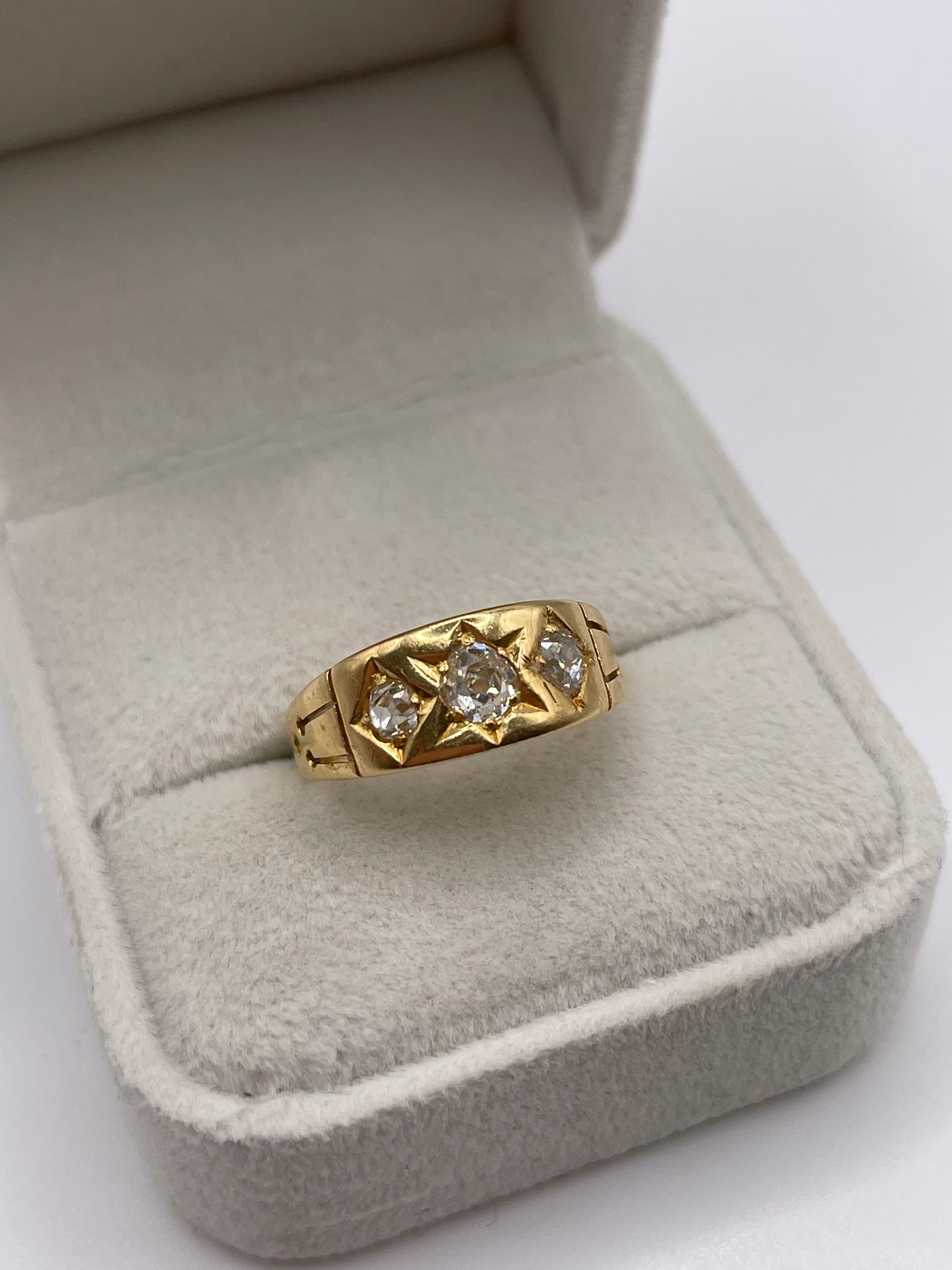 Antique 18ct gold diamond gypsy ring