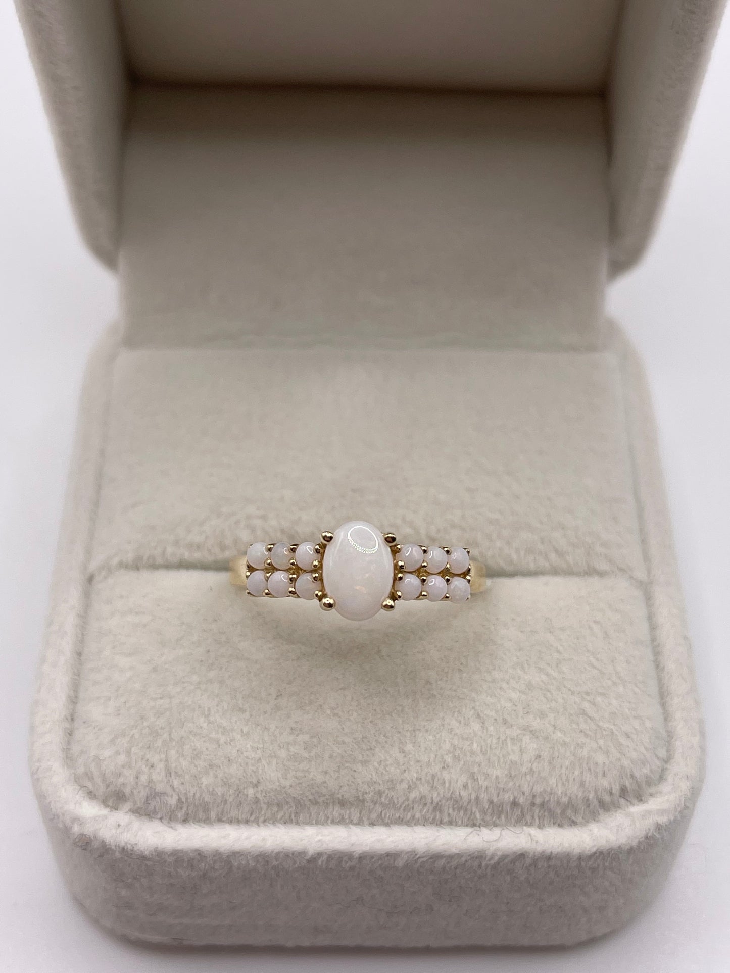 9ct gold opal ring