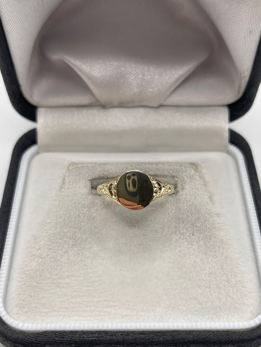 9ct gold signet ring