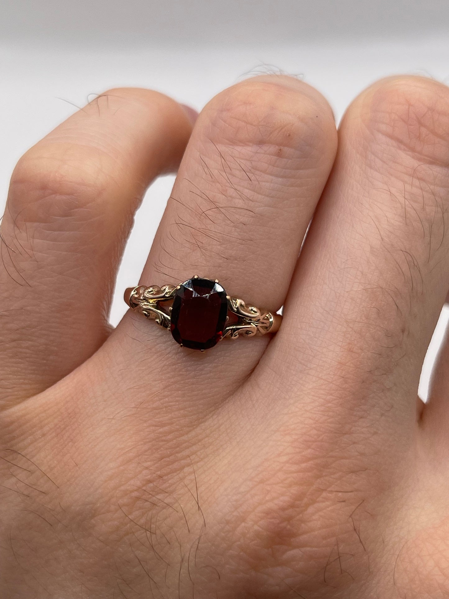 Antique 9ct rose gold garnet ring