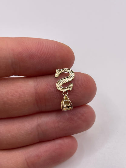 9ct gold initial S pendant