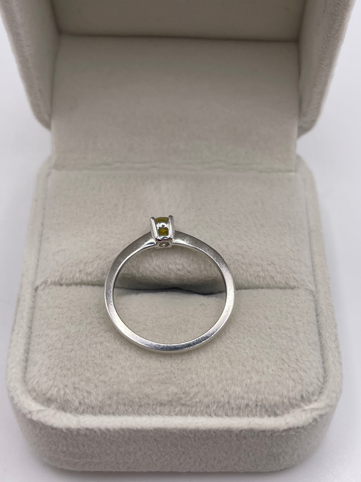 9ct white gold yellow diamond ring