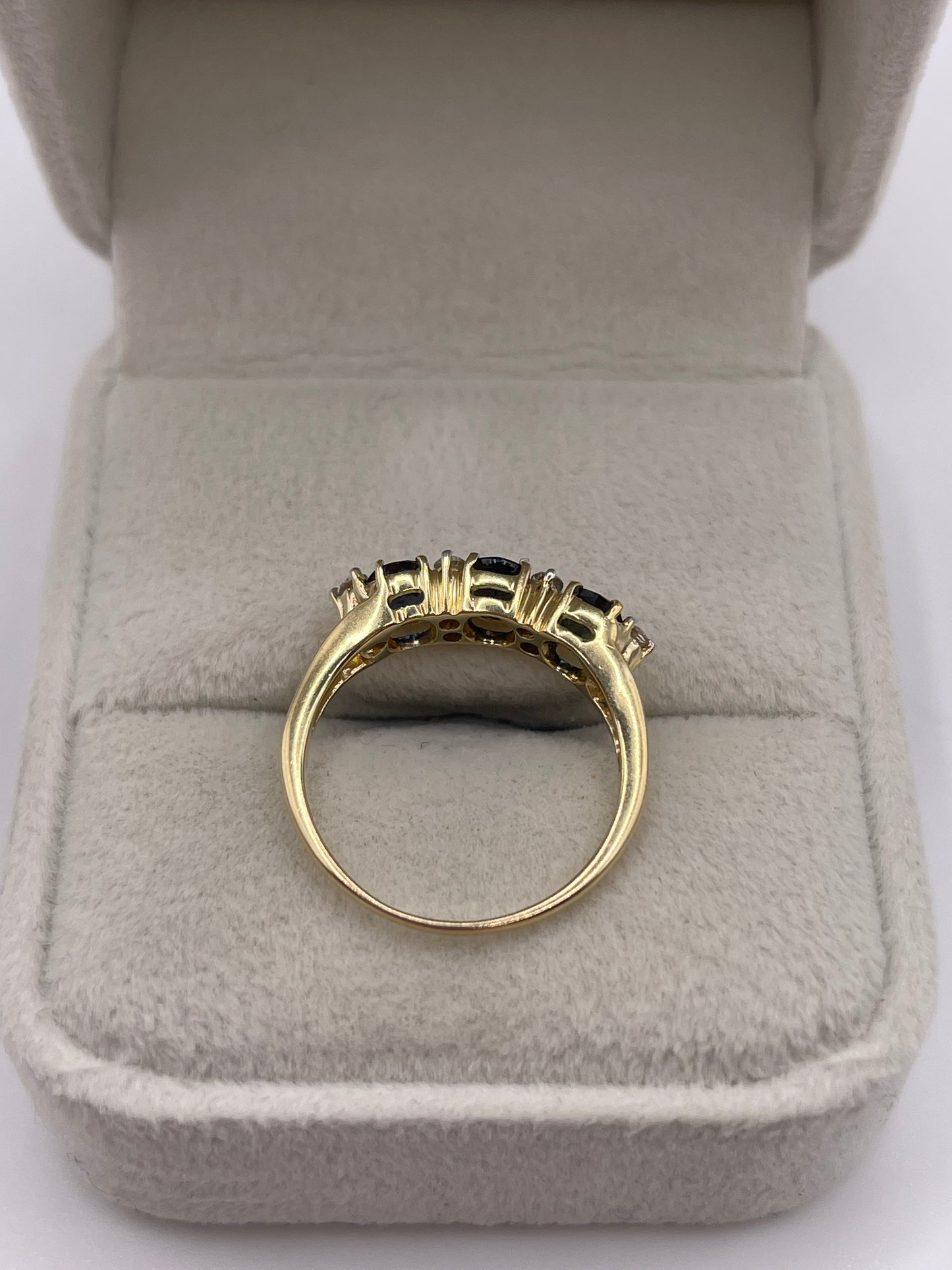 9ct gold sapphire and diamond ring