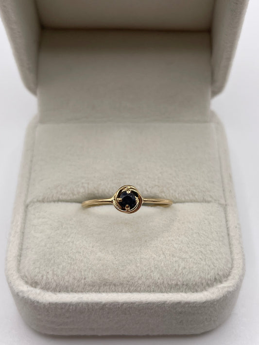 9ct gold sapphire ring