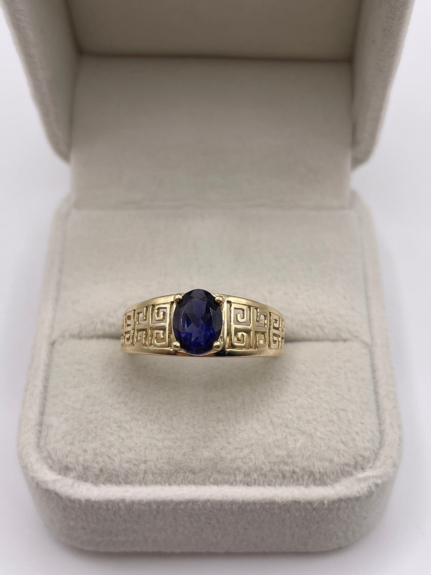 9ct gold iolite ring