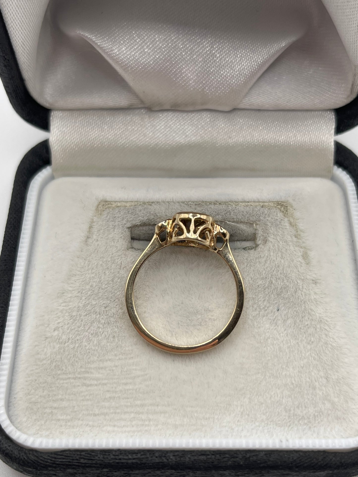 9ct gold quartz and zircon ring