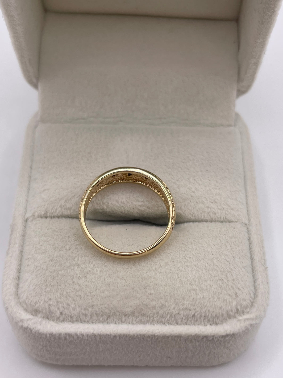 9ct gold sapphire and diamond gypsy ring