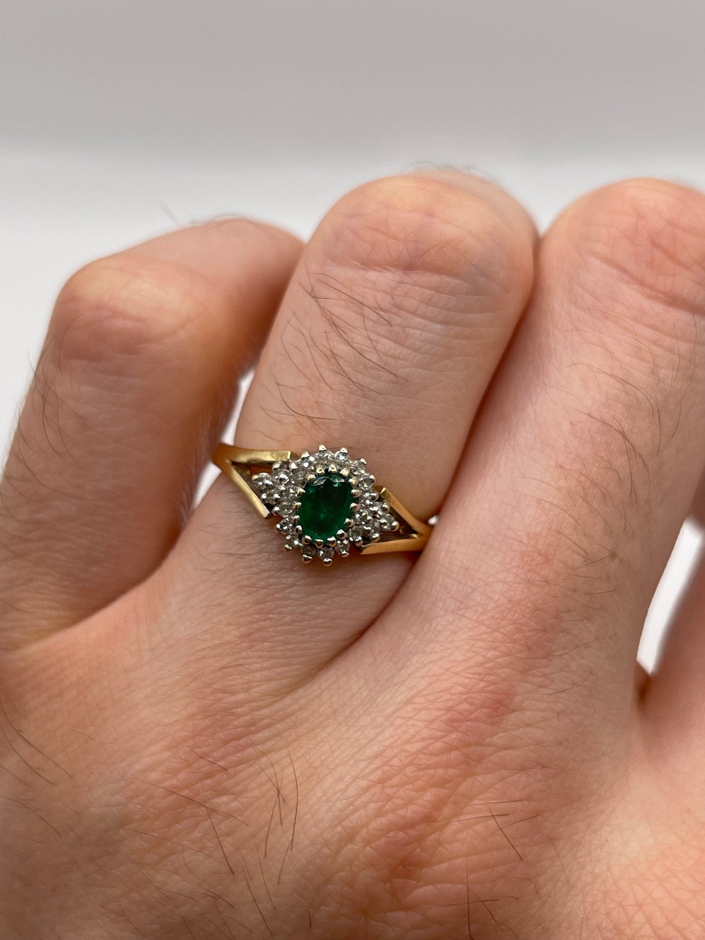 18ct gold emerald and diamond ring