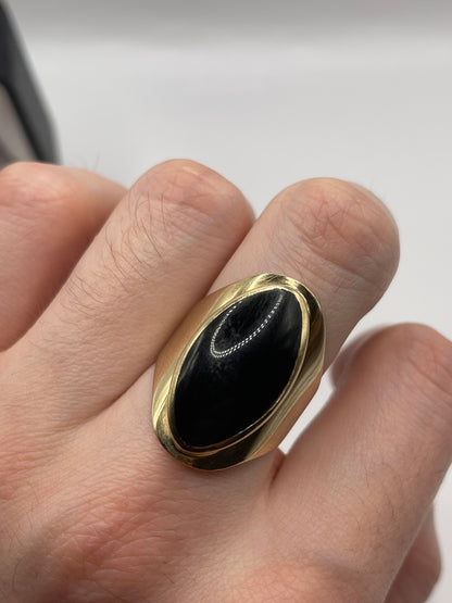 Heavy 9ct gold onyx ring