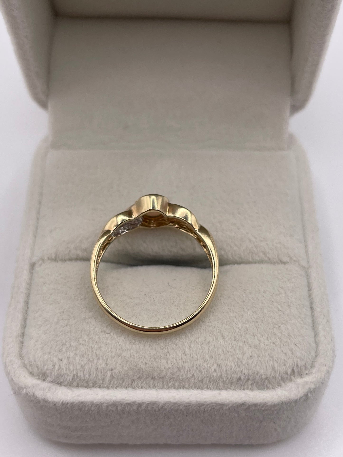 9ct gold opal and diamond ring