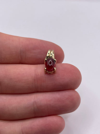 9ct gold cabochon garnet pendant
