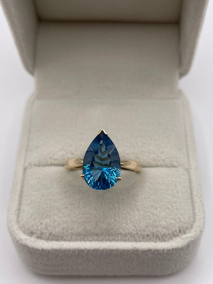 9ct gold blue topaz ring