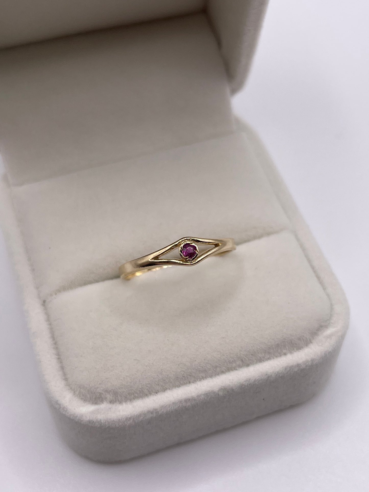 9ct gold ruby ring