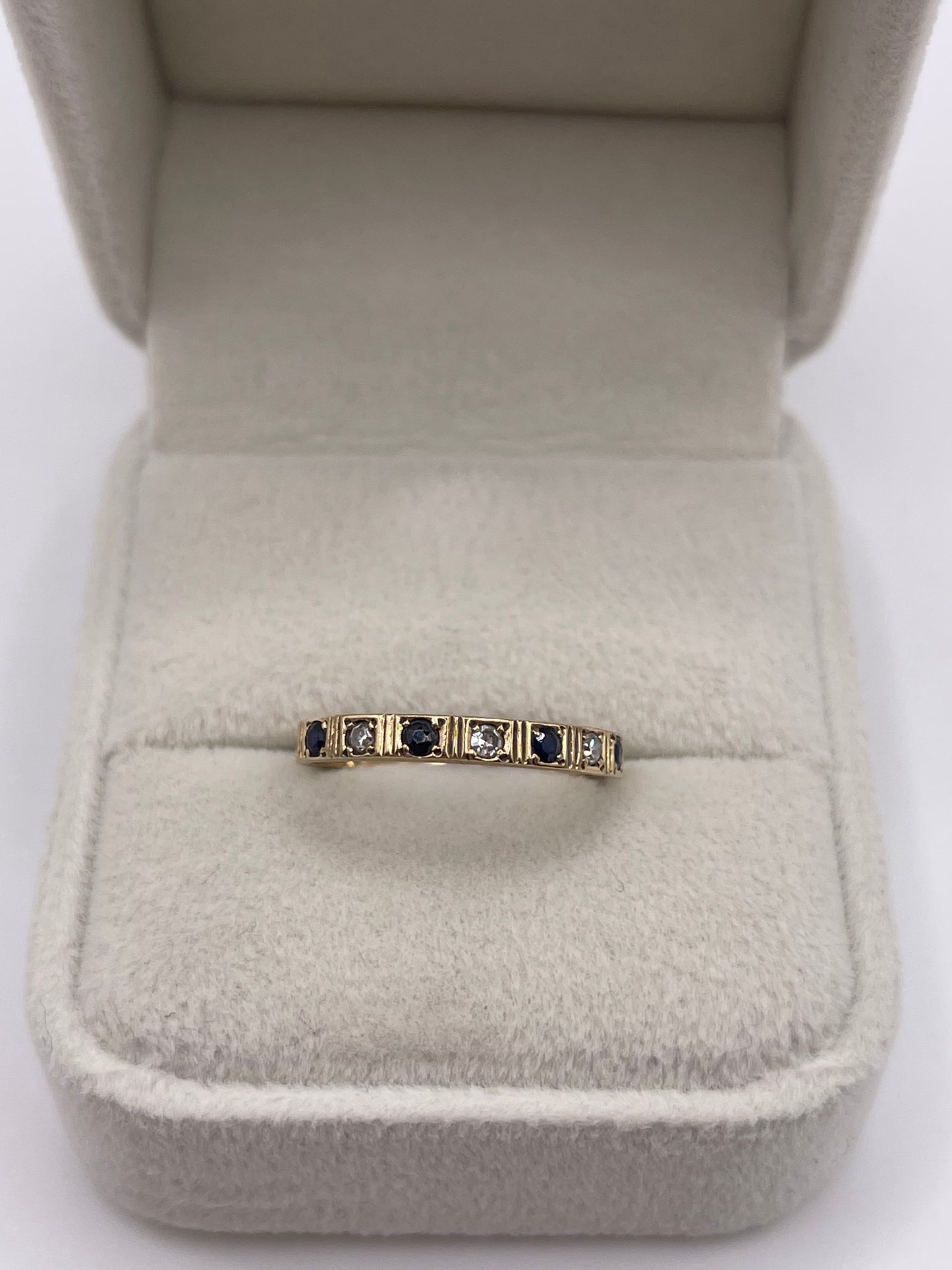 9ct gold sapphire and diamond ring