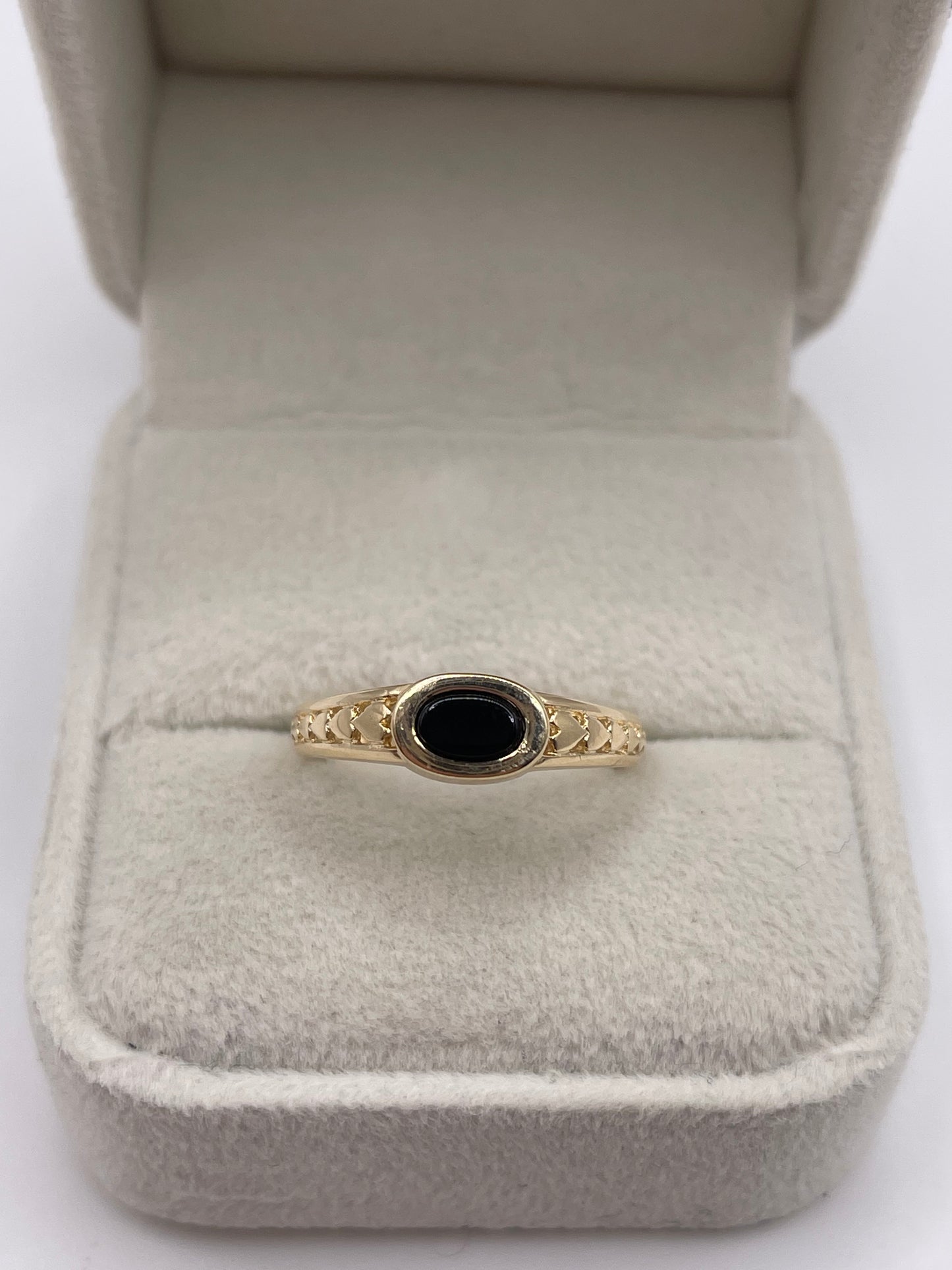 9ct gold onyx ring