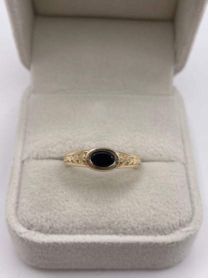 9ct gold onyx ring