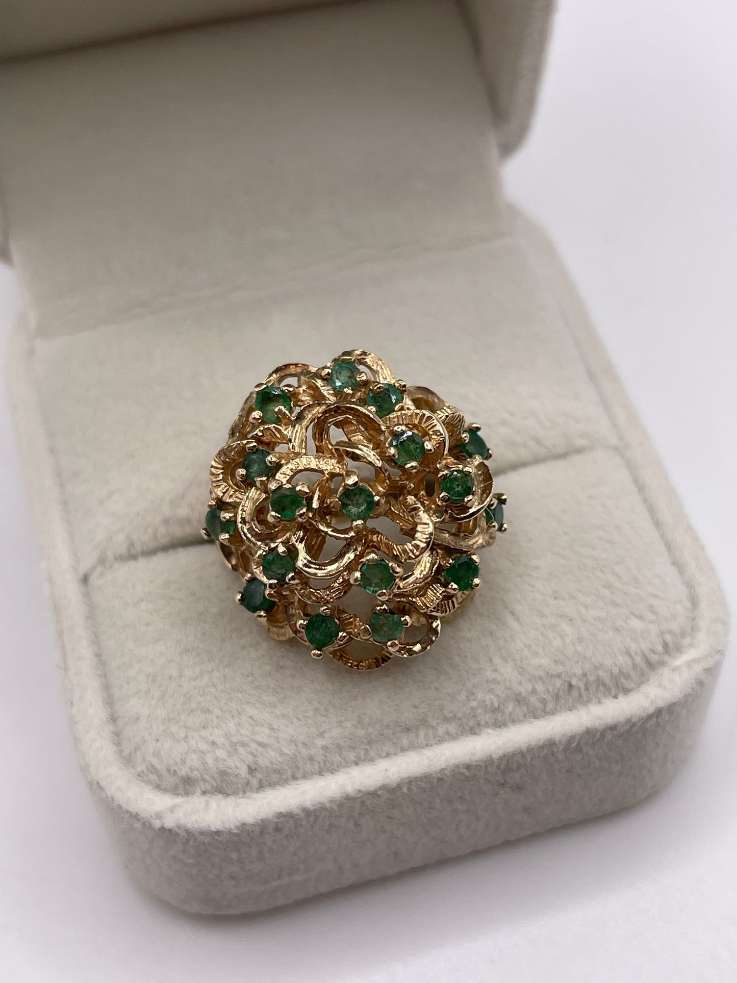 Heavy 9ct gold emerald cluster ring