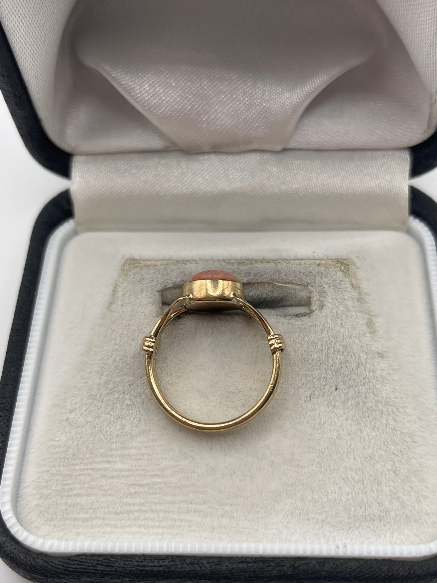 9ct gold gemstone ring