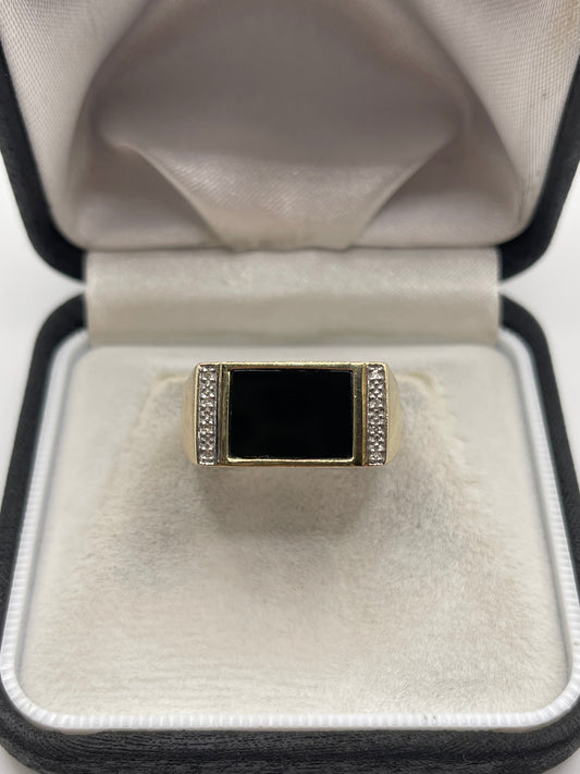 9ct gold onyx and diamond ring