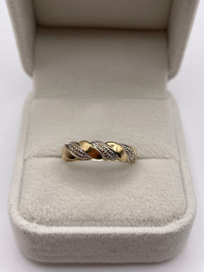 9ct gold diamond ring
