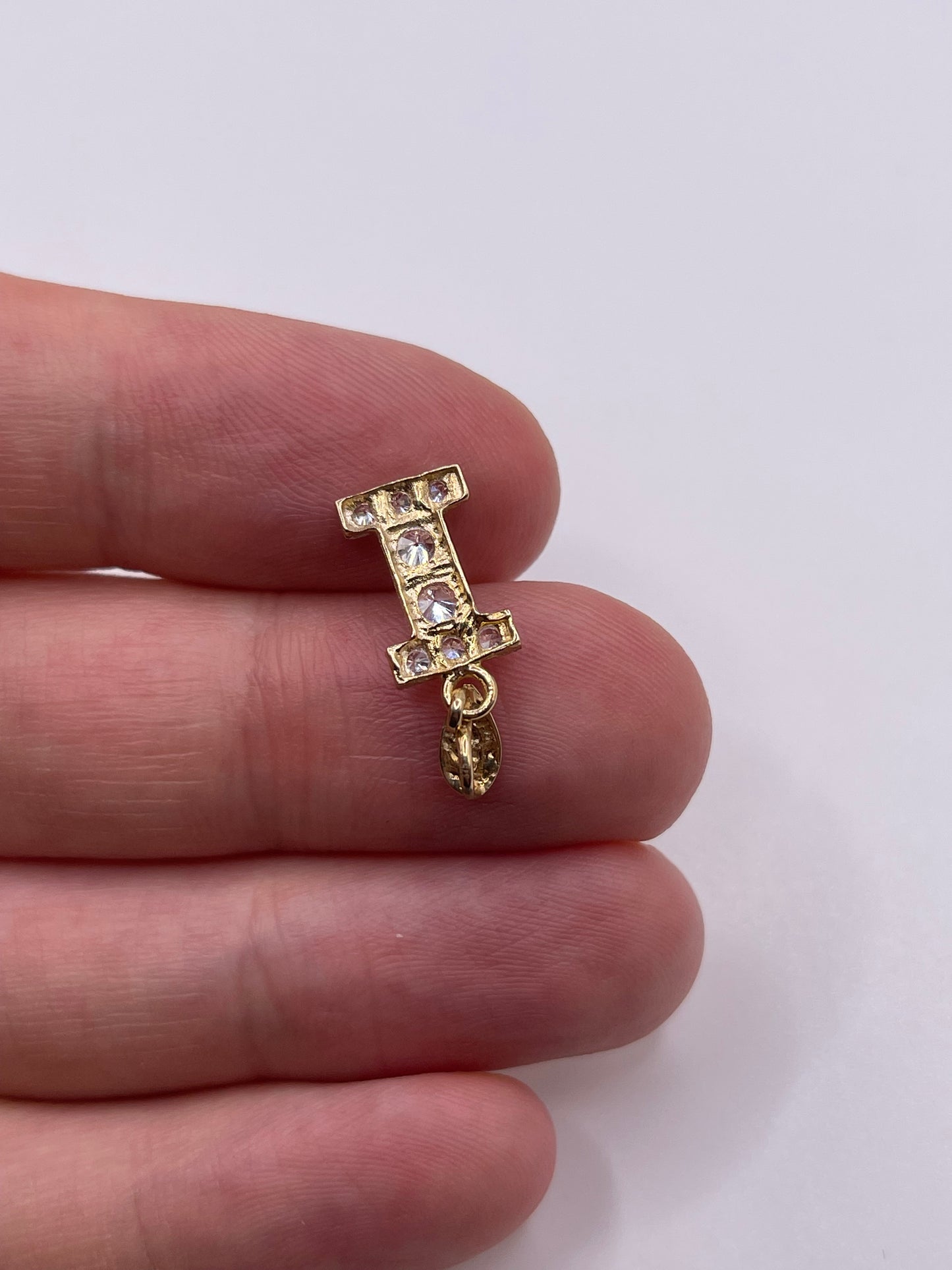 9ct gold cz initial I pendant