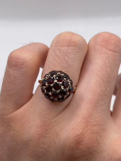 9ct gold garnet cluster ring
