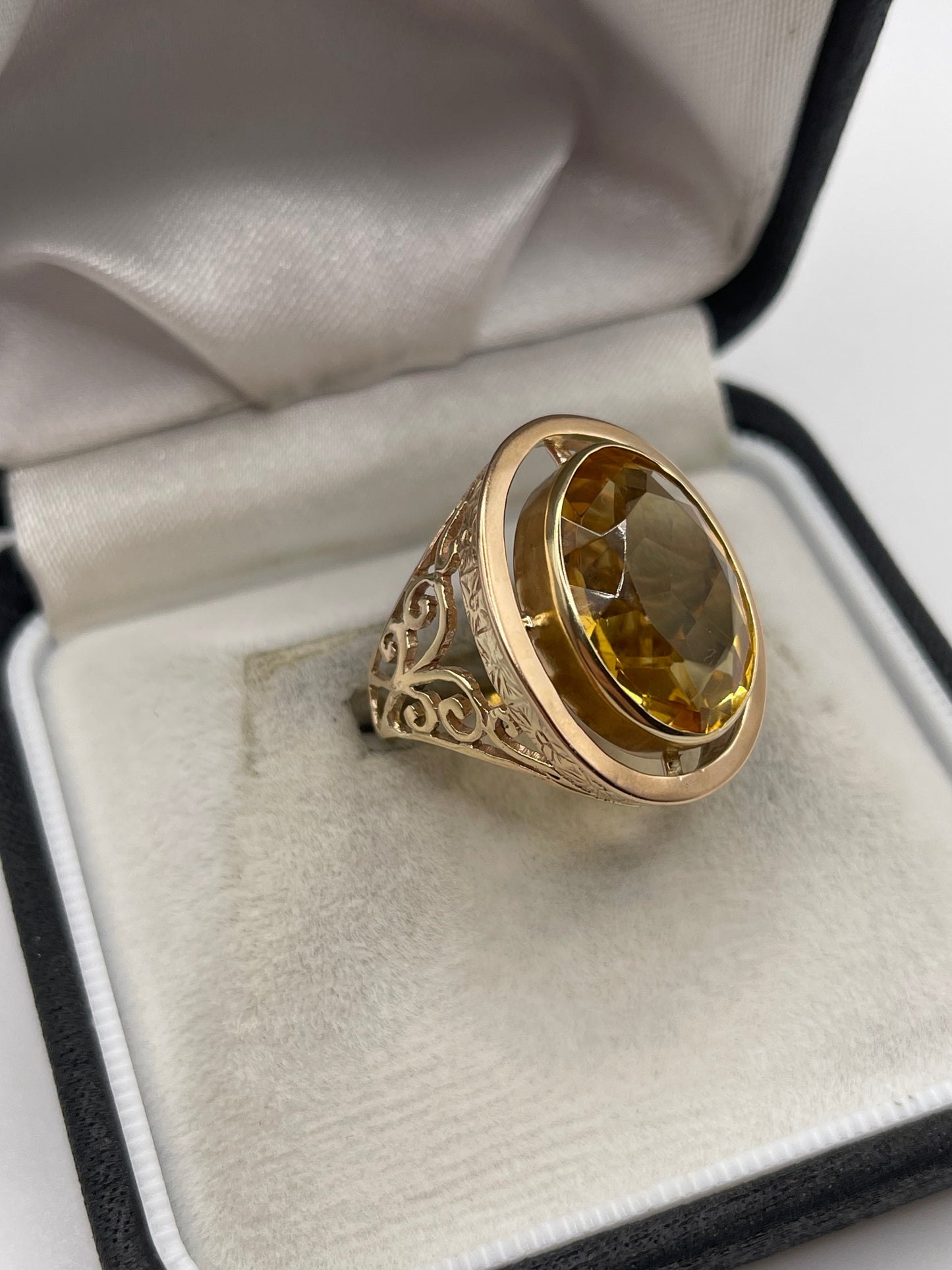 9ct gold citrine ring