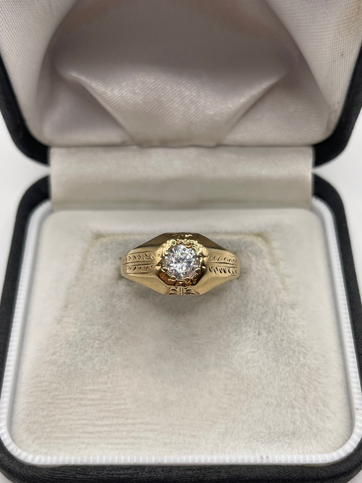 9ct gold cz gypsy ring