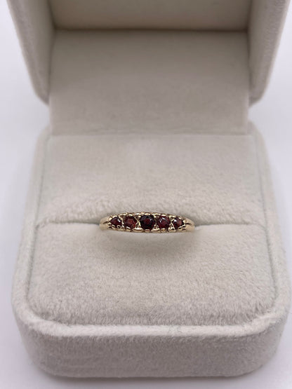 9ct gold garnet ring