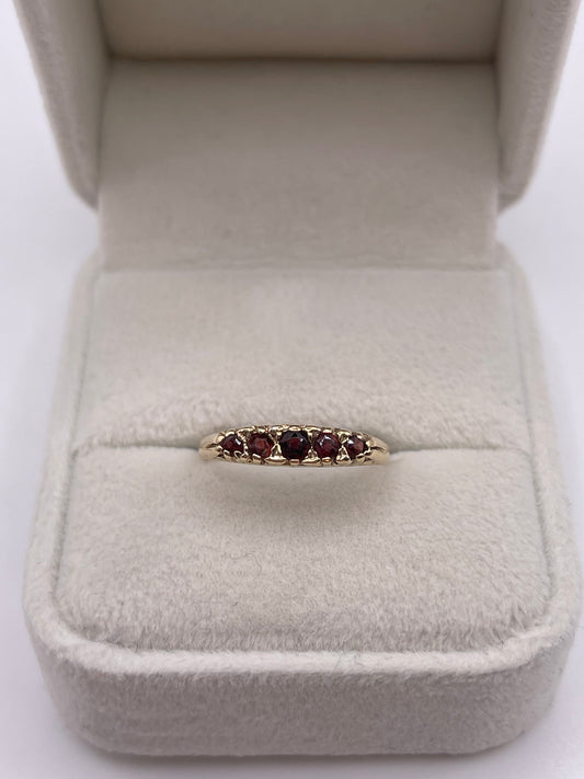 9ct gold garnet ring