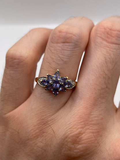 9ct gold tanzanite and diamond ring