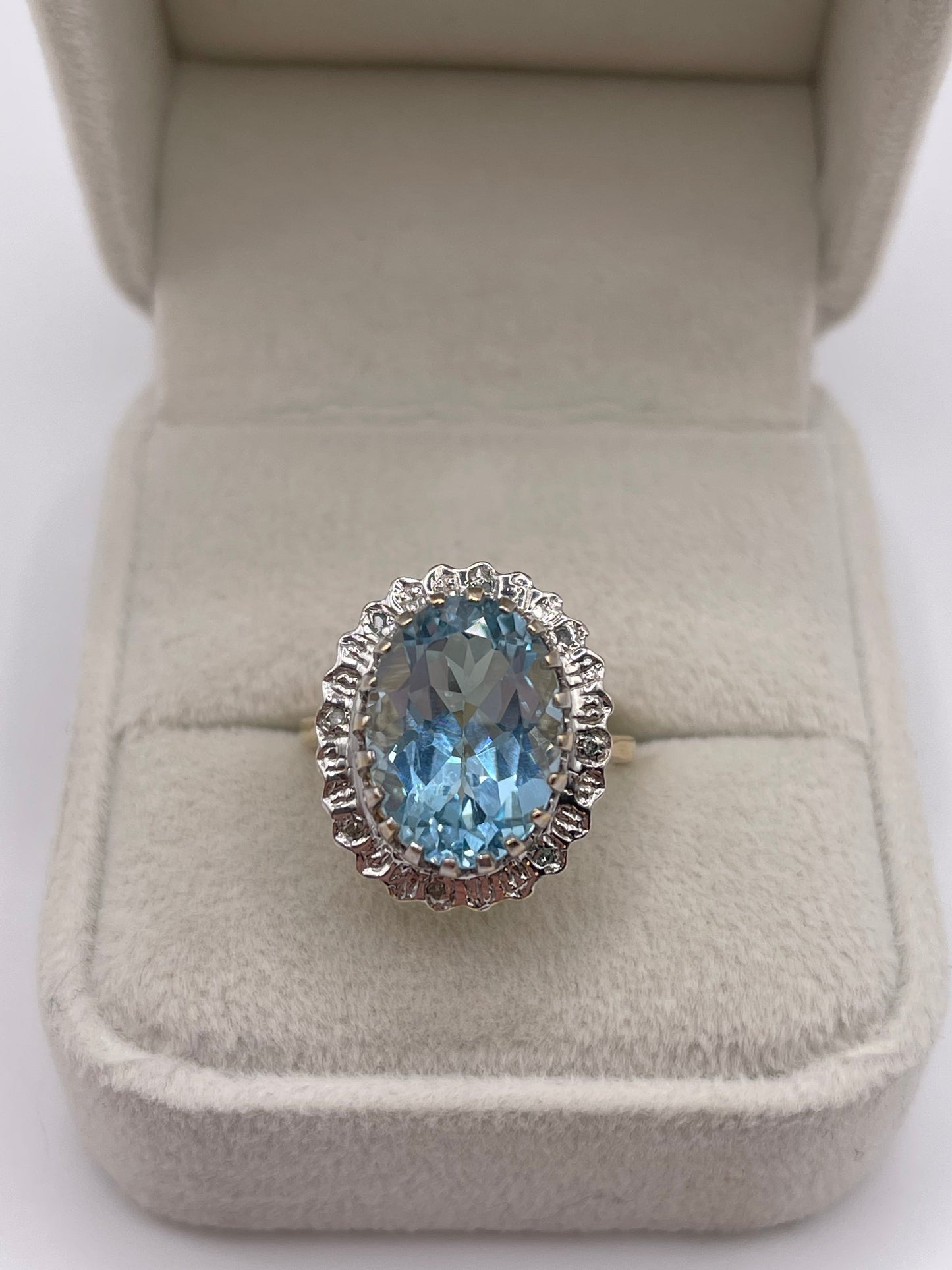 9ct gold topaz and diamond ring