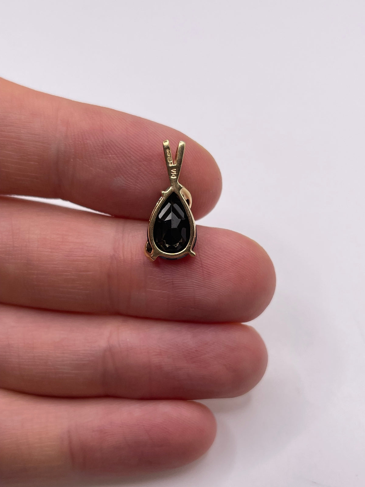 9ct gold sapphire and diamond pendant