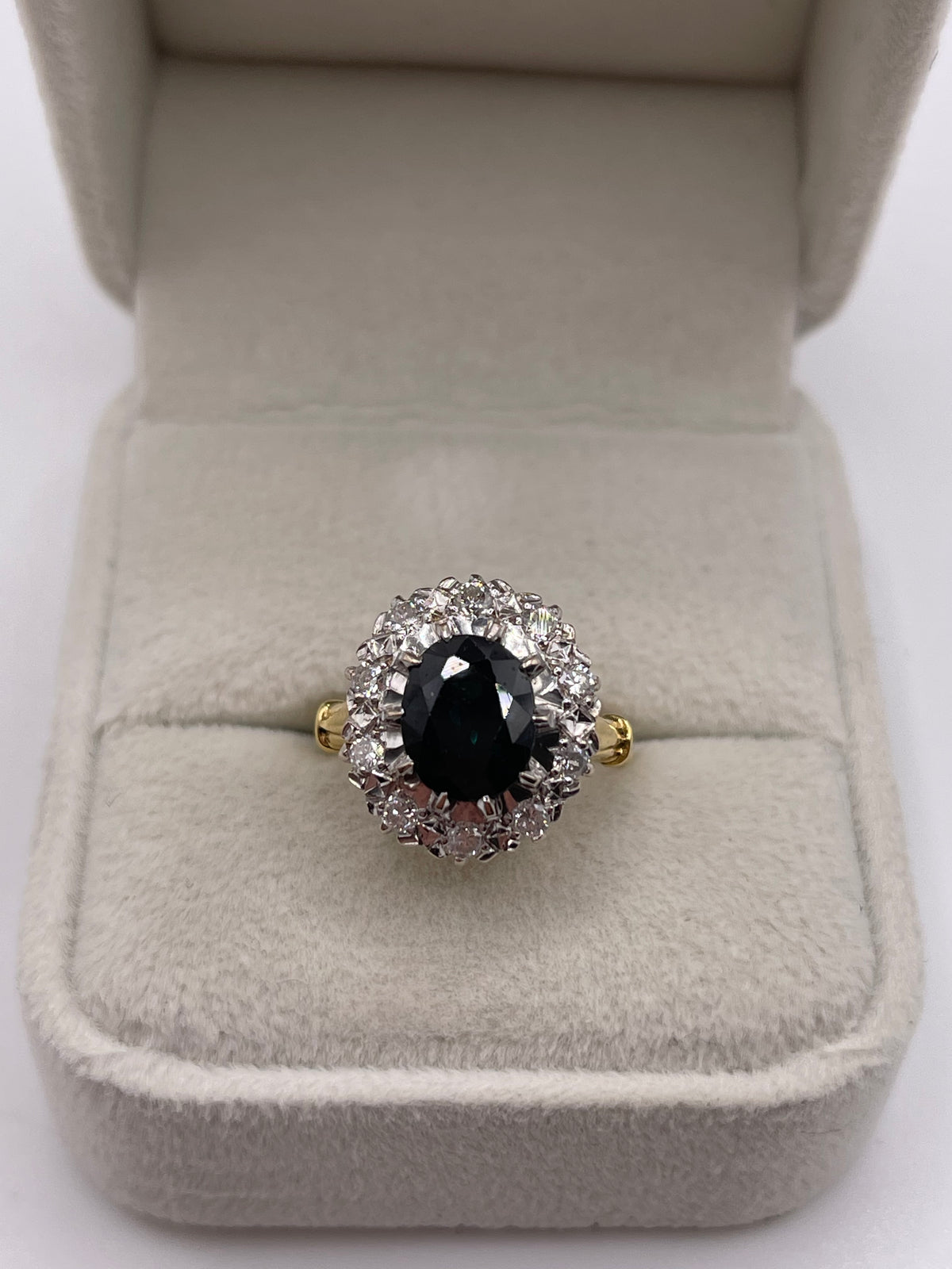 18ct gold sapphire and diamond ring