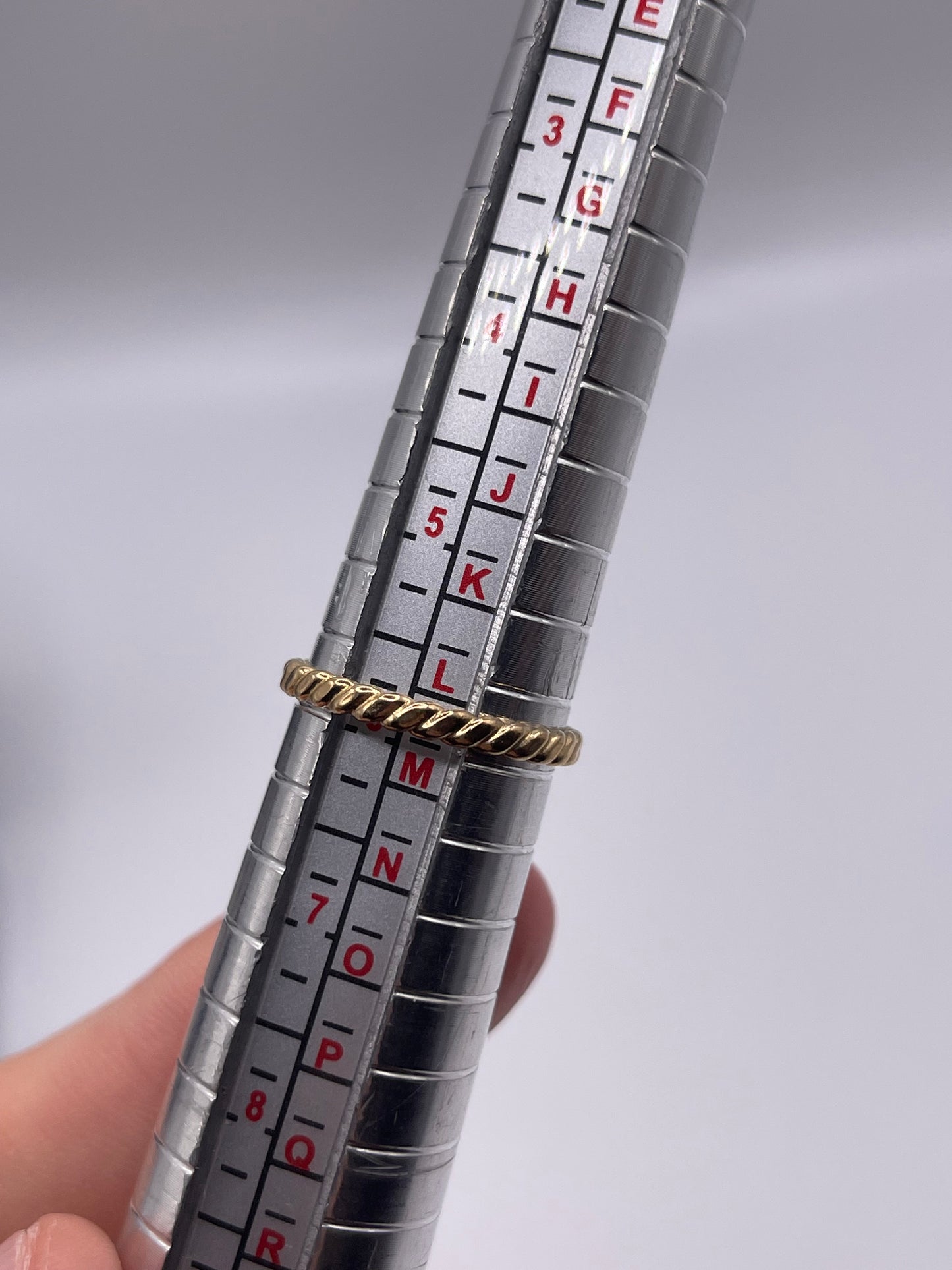 9ct gold diamond ring