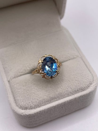 9ct gold synthetic spinel ring