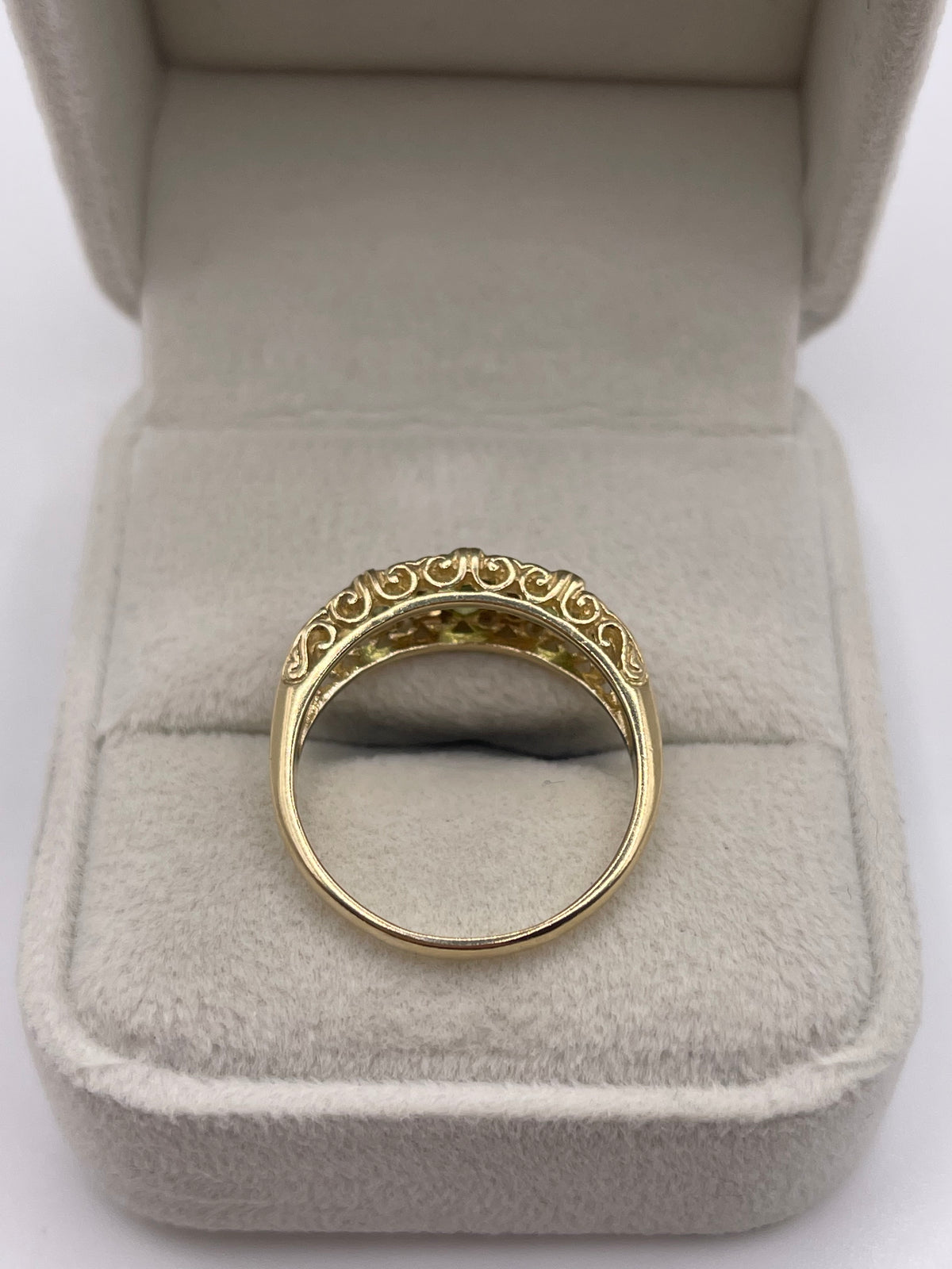 9ct gold quartz and diamond ring