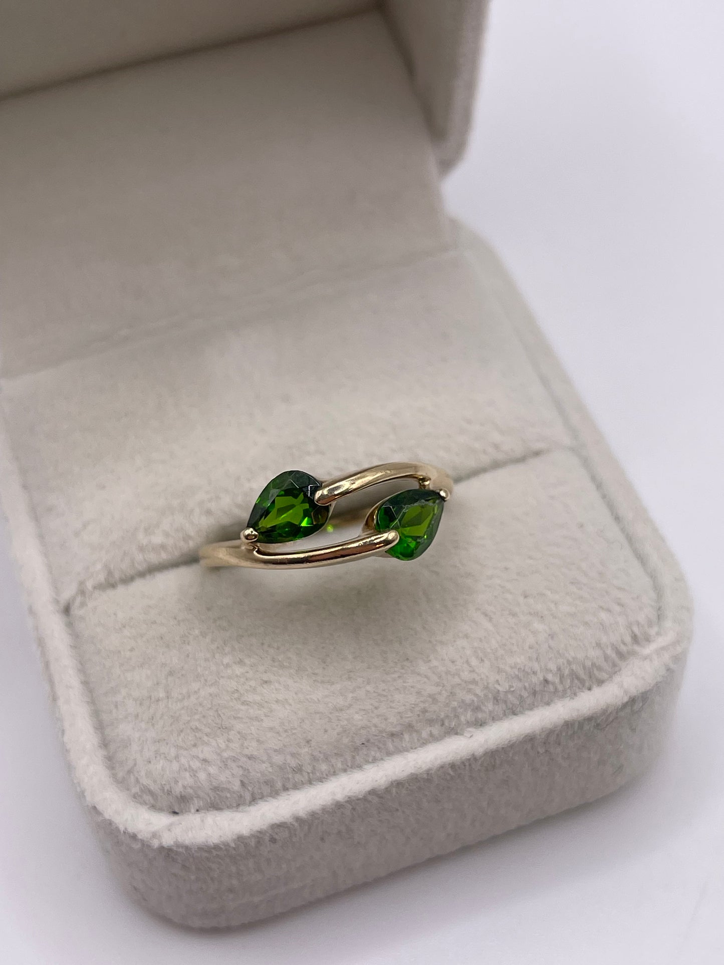 9ct gold diopside ring