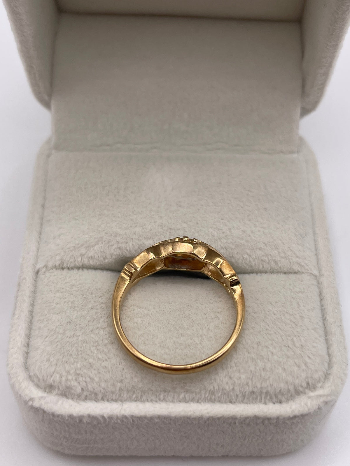 9ct gold sapphire and diamond ring