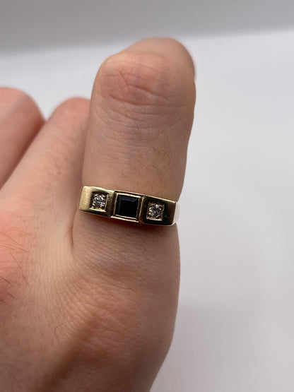 9ct gold sapphire and diamond ring