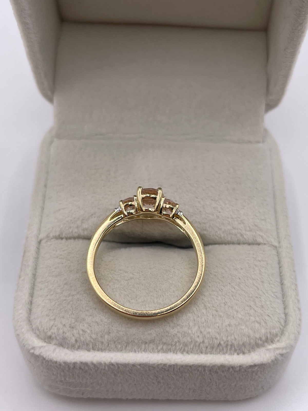 9ct gold morganite and diamond ring