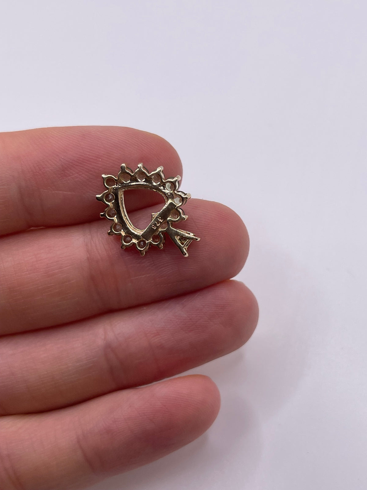9ct gold quartz and diamond heart pendant