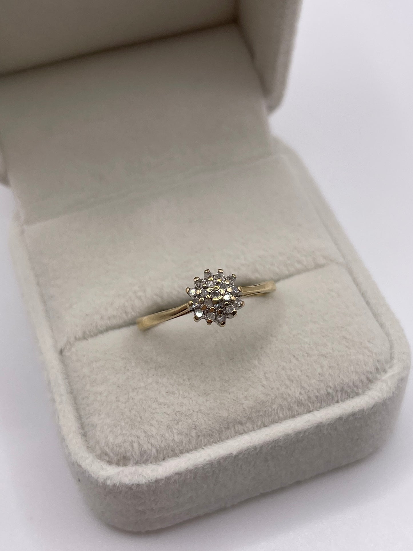 9ct gold diamond cluster ring